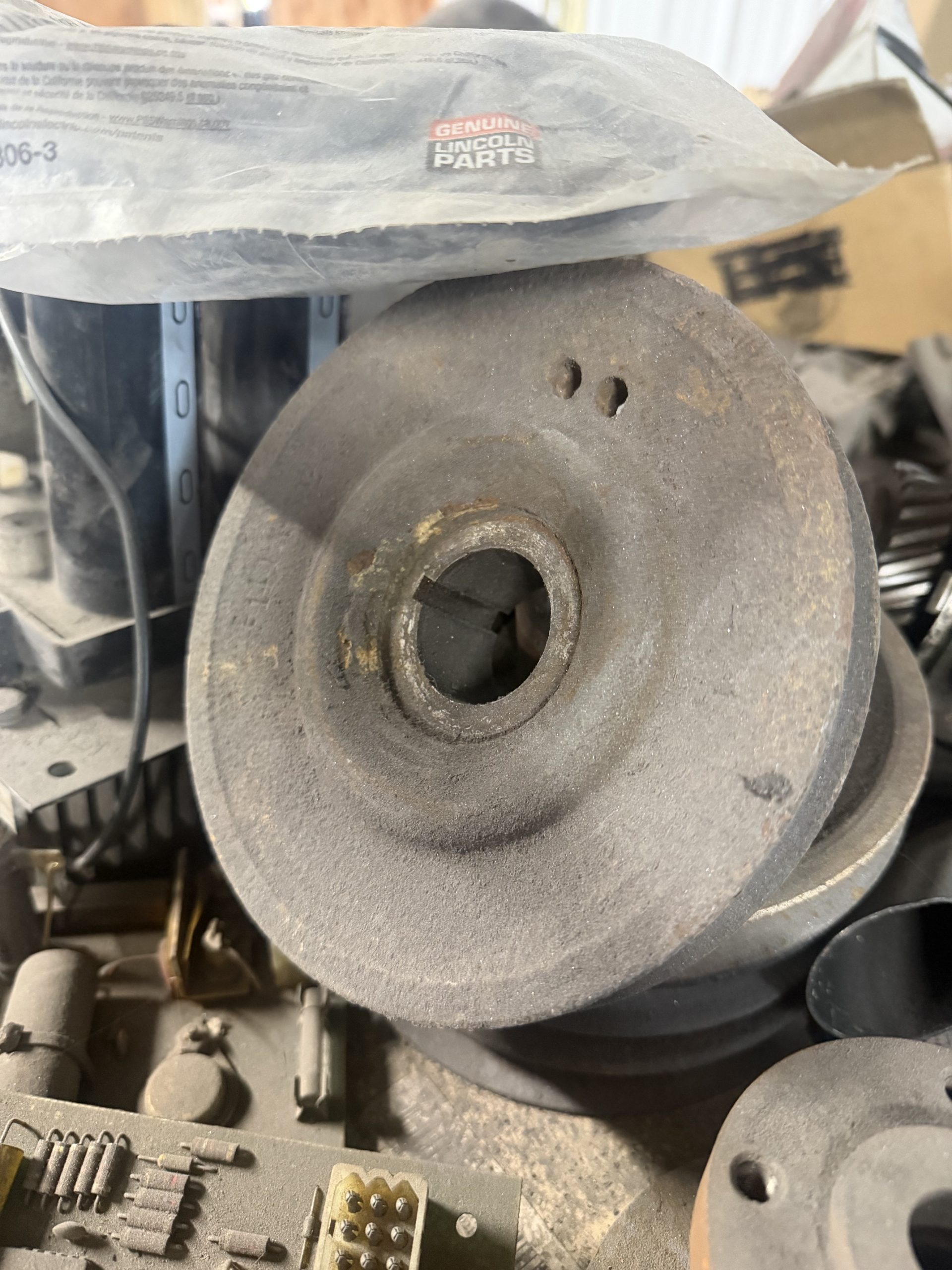 used sa 200 bottom pulley - Image 2